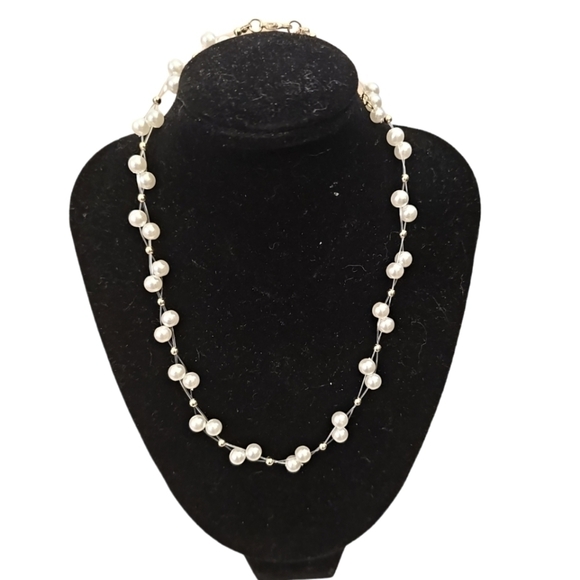 NIB White Faux Pearl and Gold Choker necklace - Picture 1 of 3